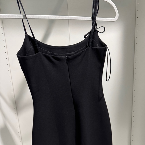 Sleek & Stylish Black Mini Dress Cinq à Sept - Picture 4 of 4